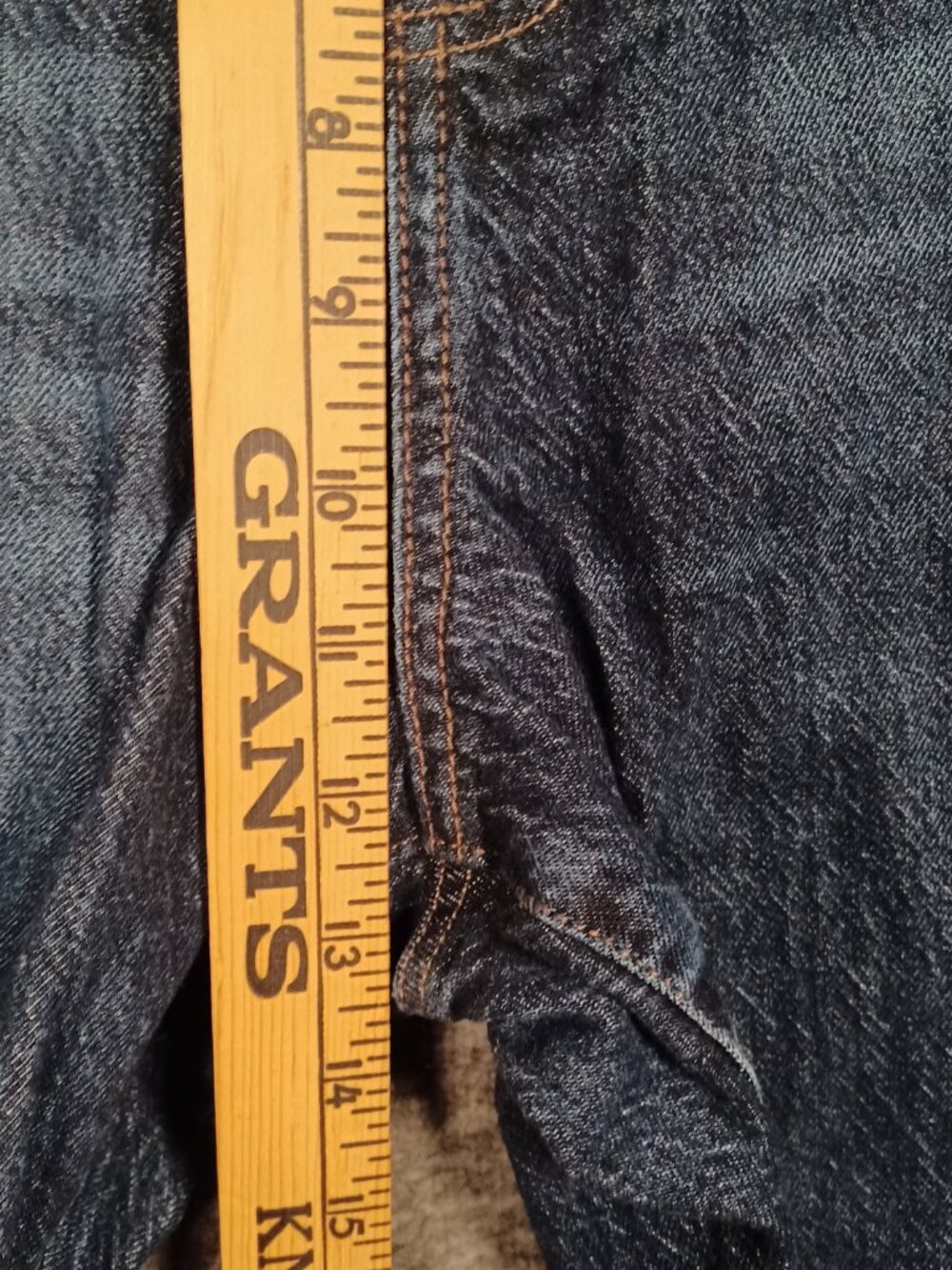 Old Navy Women's Size 18 Straight Legged High-Rise Medium Wash Jeans - Picture 7 of 9